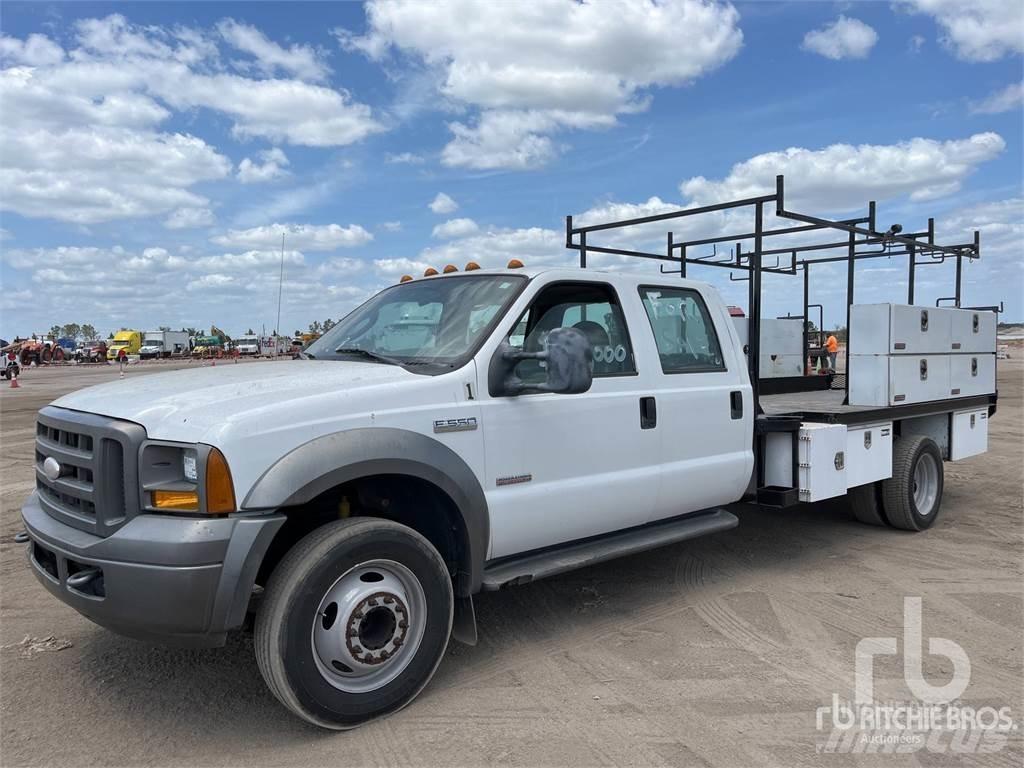 Ford F-550 Utilitaire benne