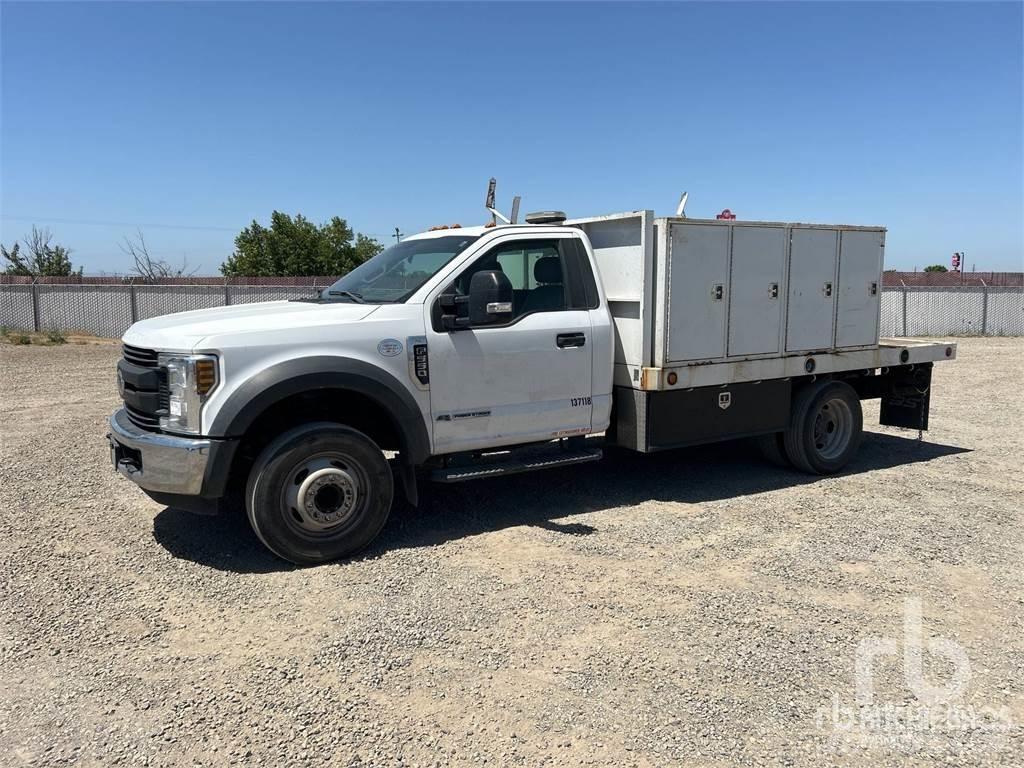Ford F-550 Camions et véhicules municipaux