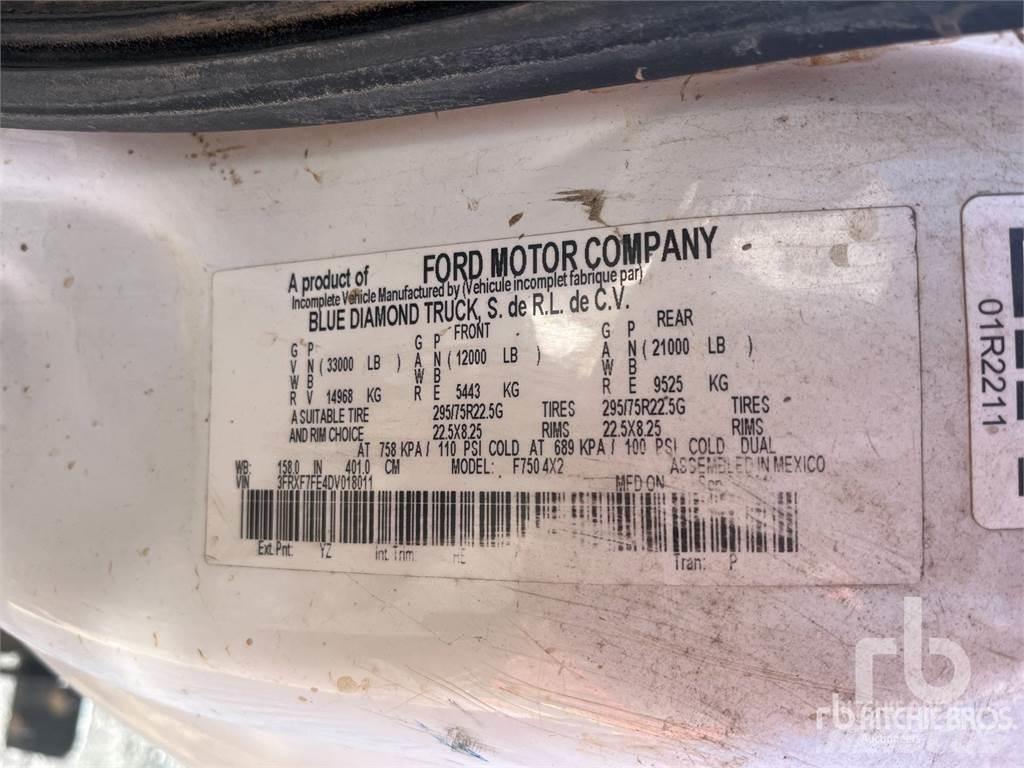 Ford F-750 Camion benne