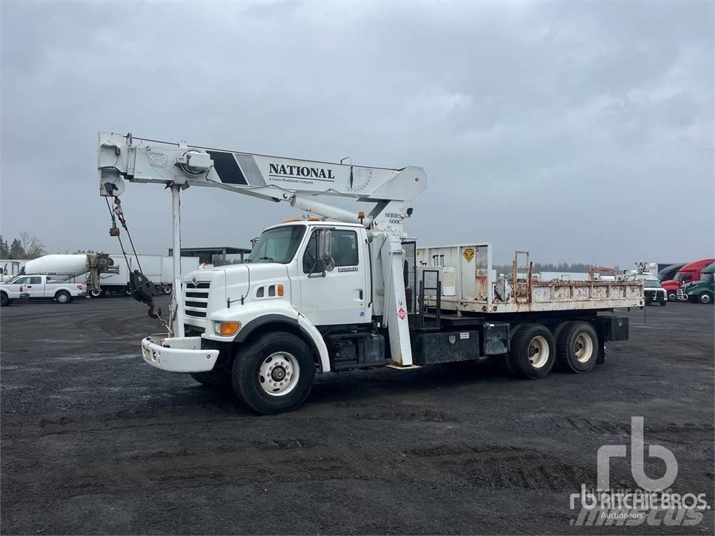 Ford LT8500 Camion plateau ridelle avec grue