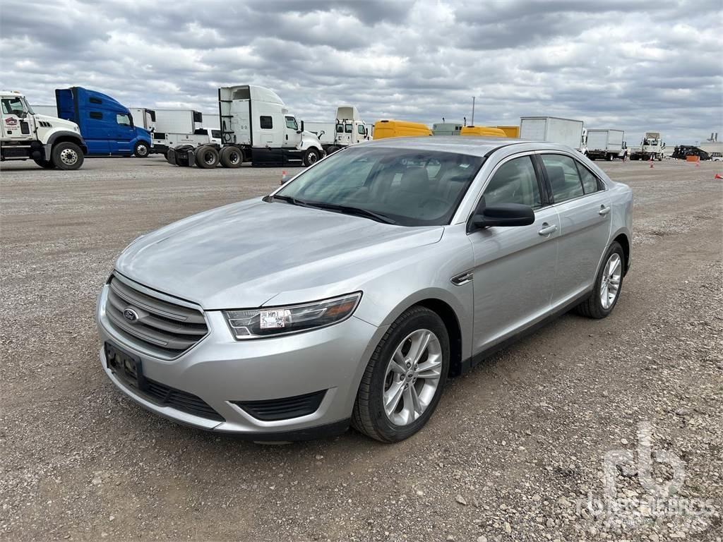 Ford TAURUS Voiture