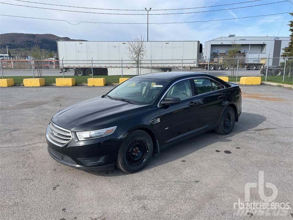 Ford TAURUS Voiture