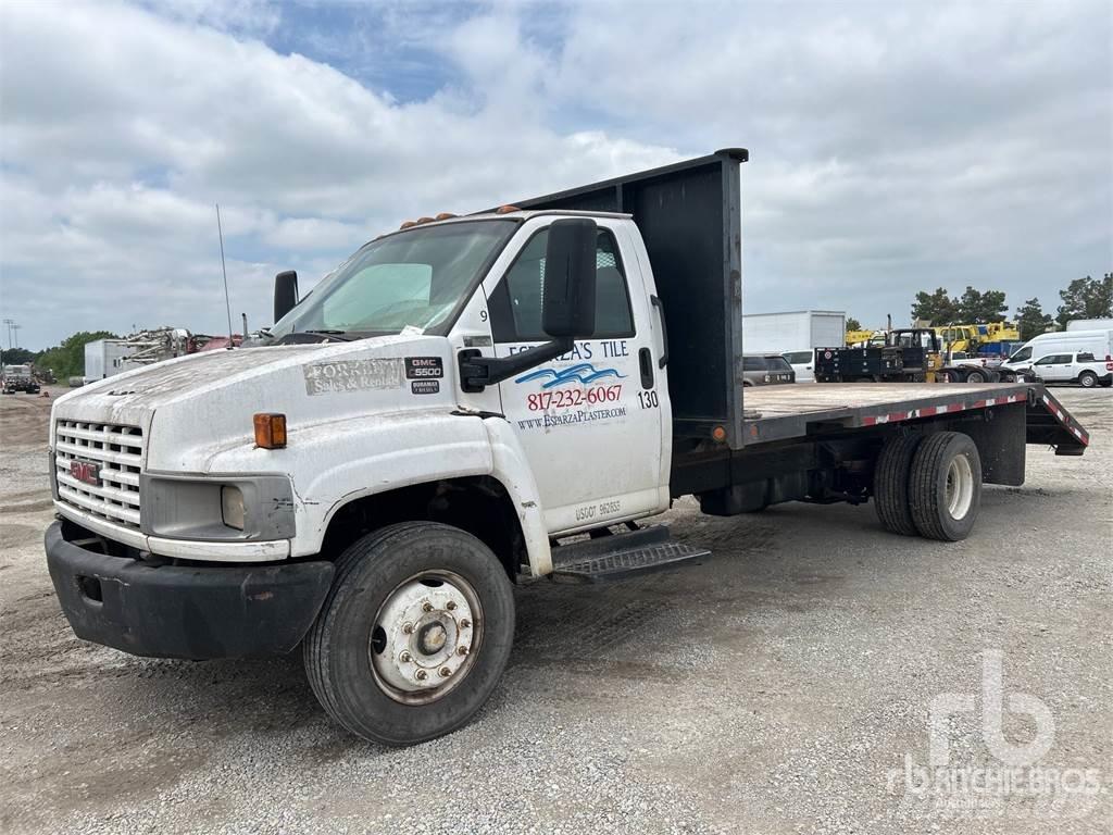 GMC C5500 Camion plateau