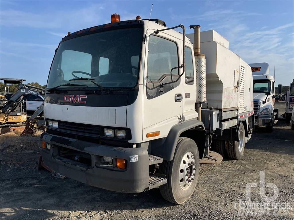 GMC T7500 Camion balayeur