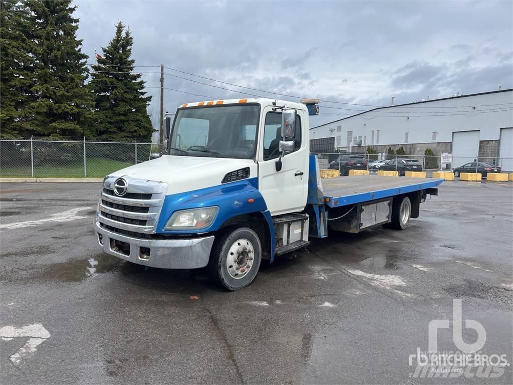 Hino 258 Camion treuil