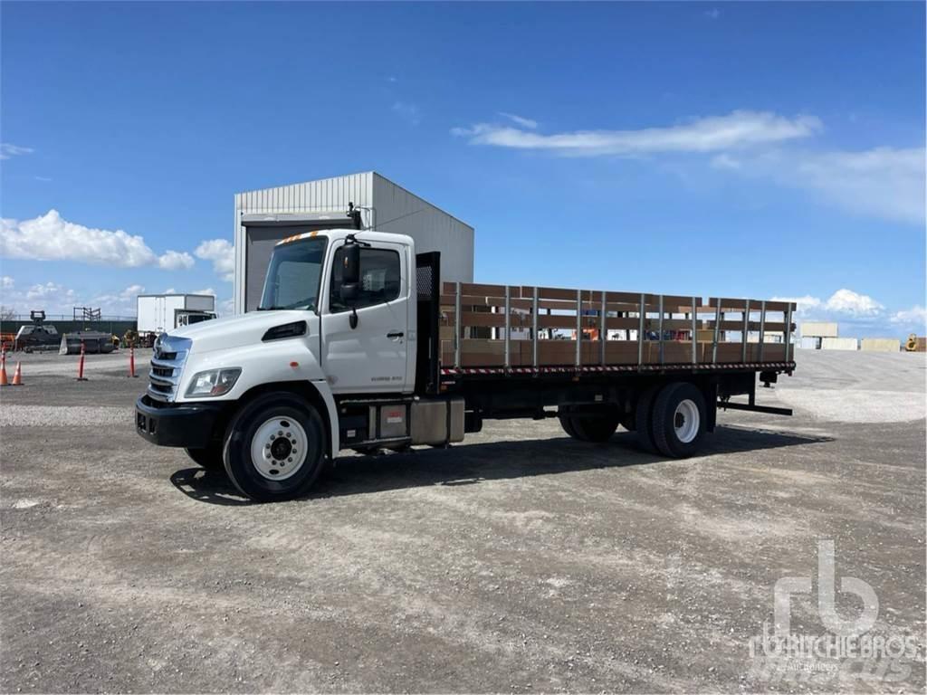 Hino 268 Camion plateau