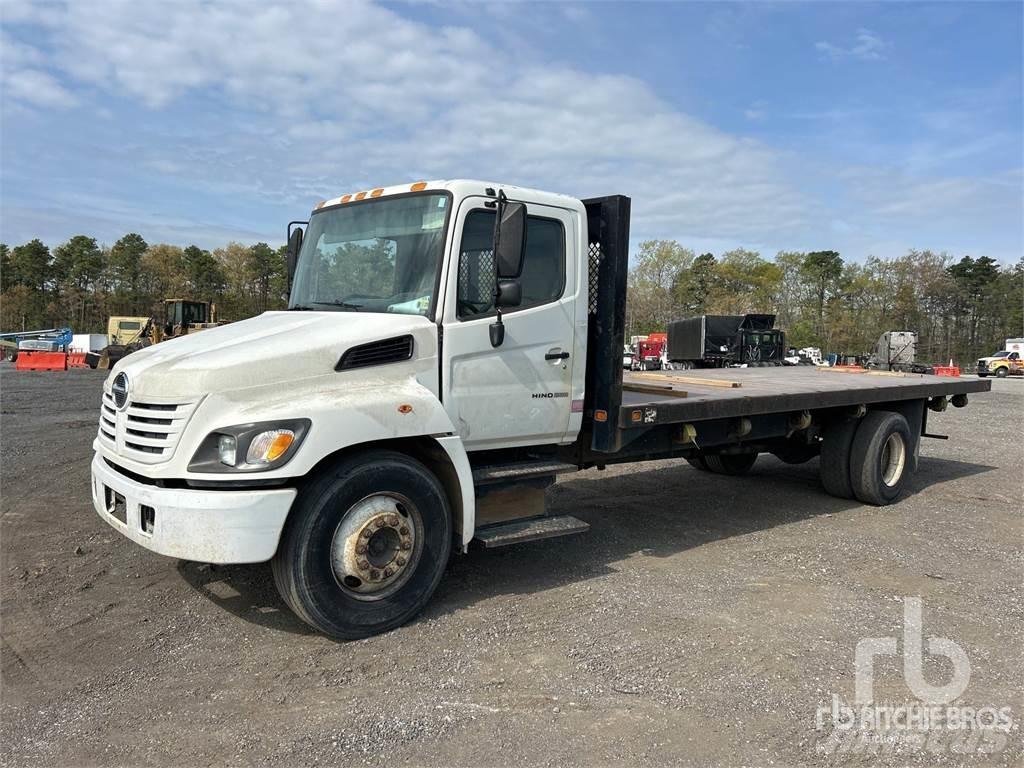 Hino 268 Camion plateau