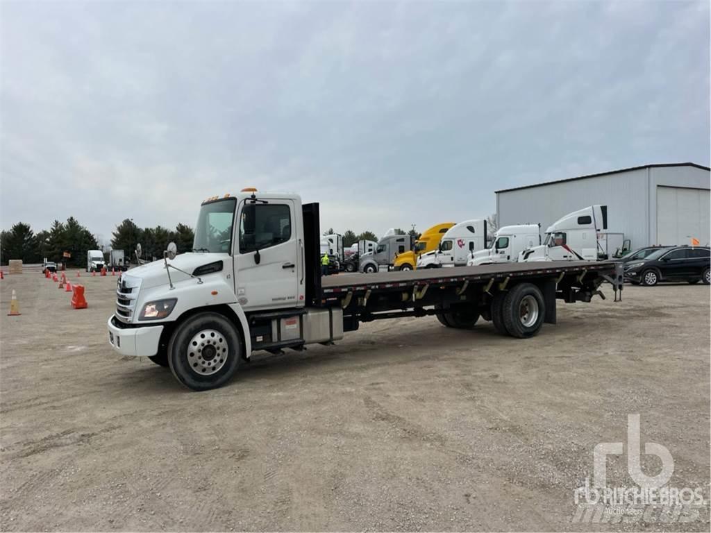 Hino 338 Camion plateau