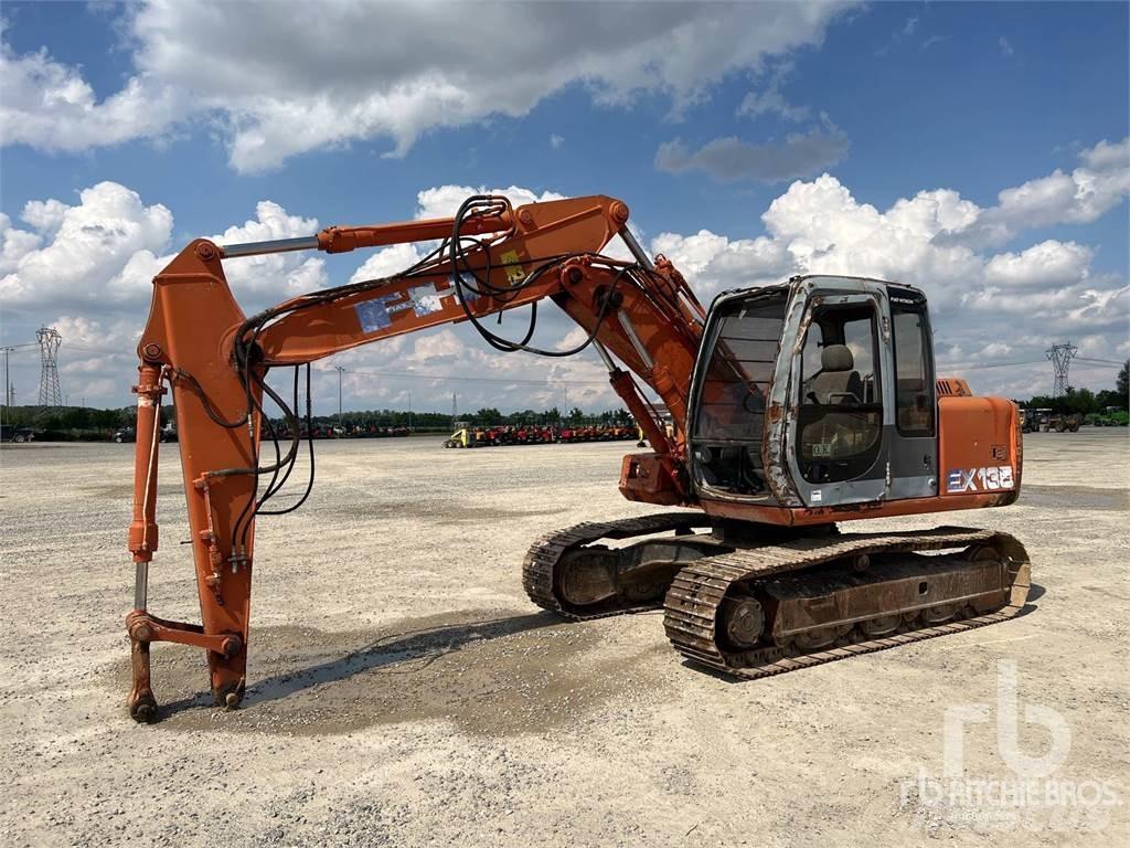 Hitachi EX135 Pelle sur chenilles