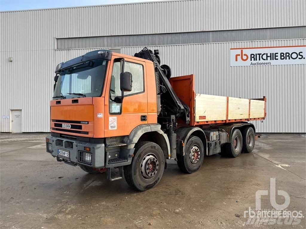 Iveco CURSOR Camion plateau ridelle avec grue