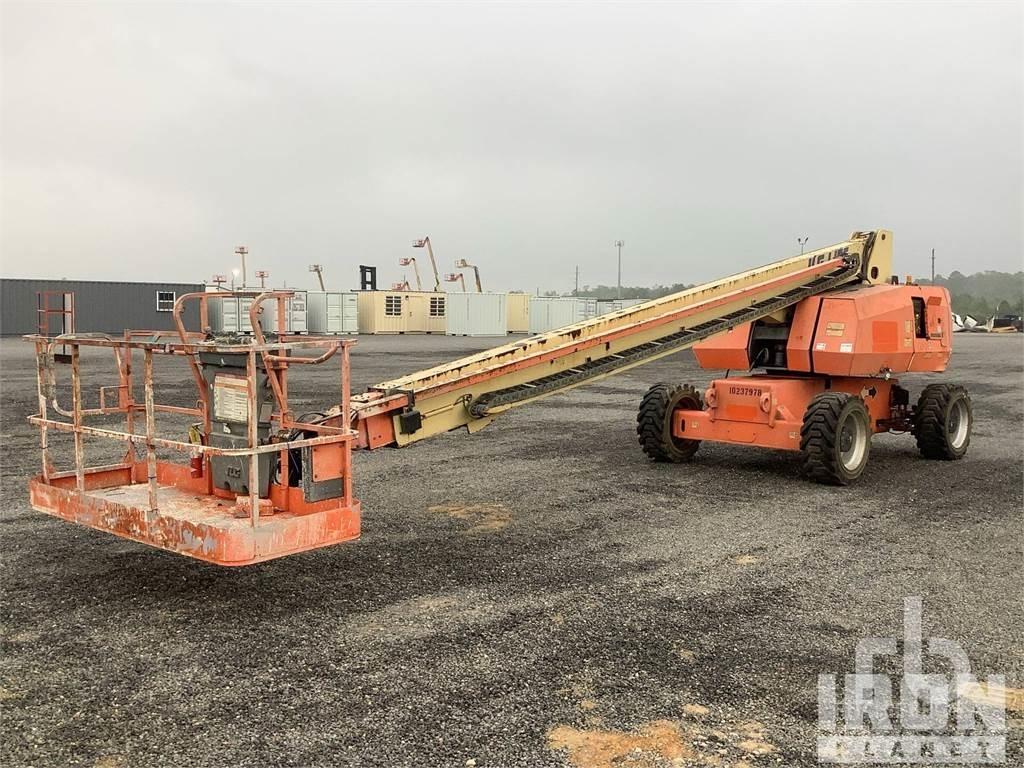 JLG 800S Nacelles articulées