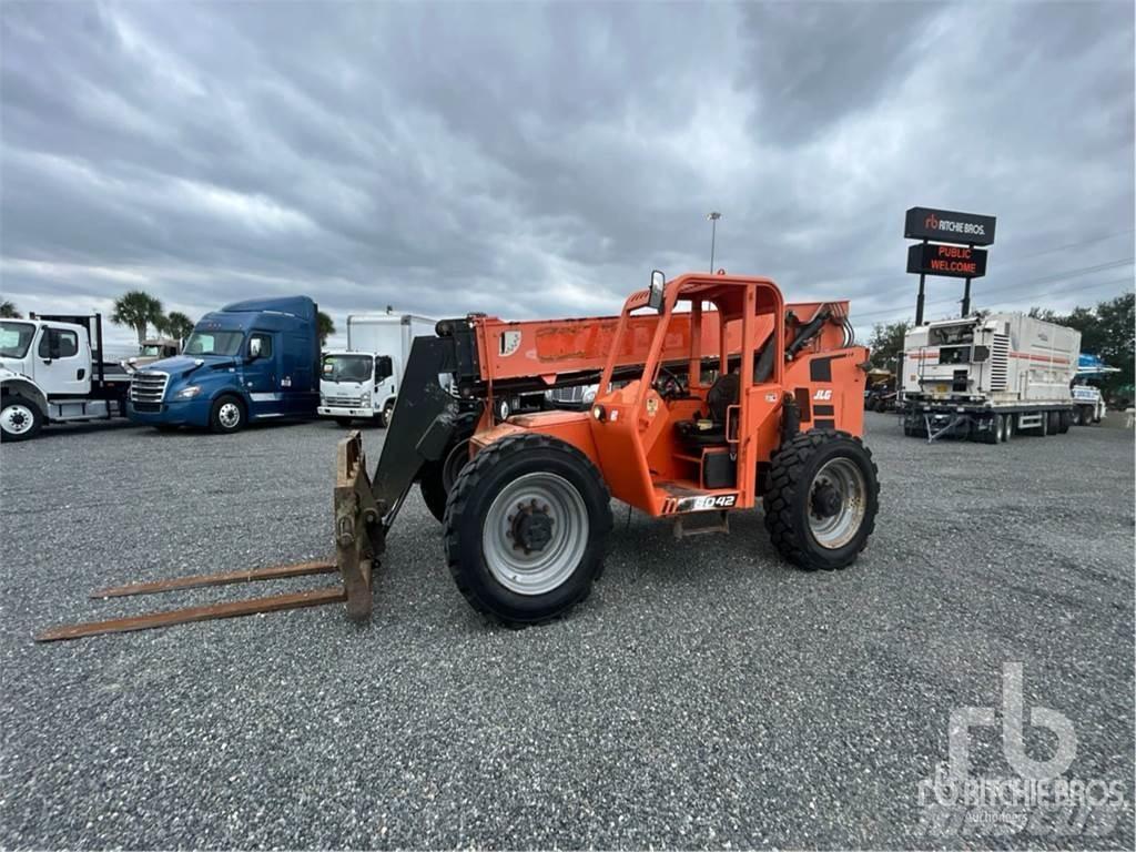 JLG 8042 Chariot télescopique