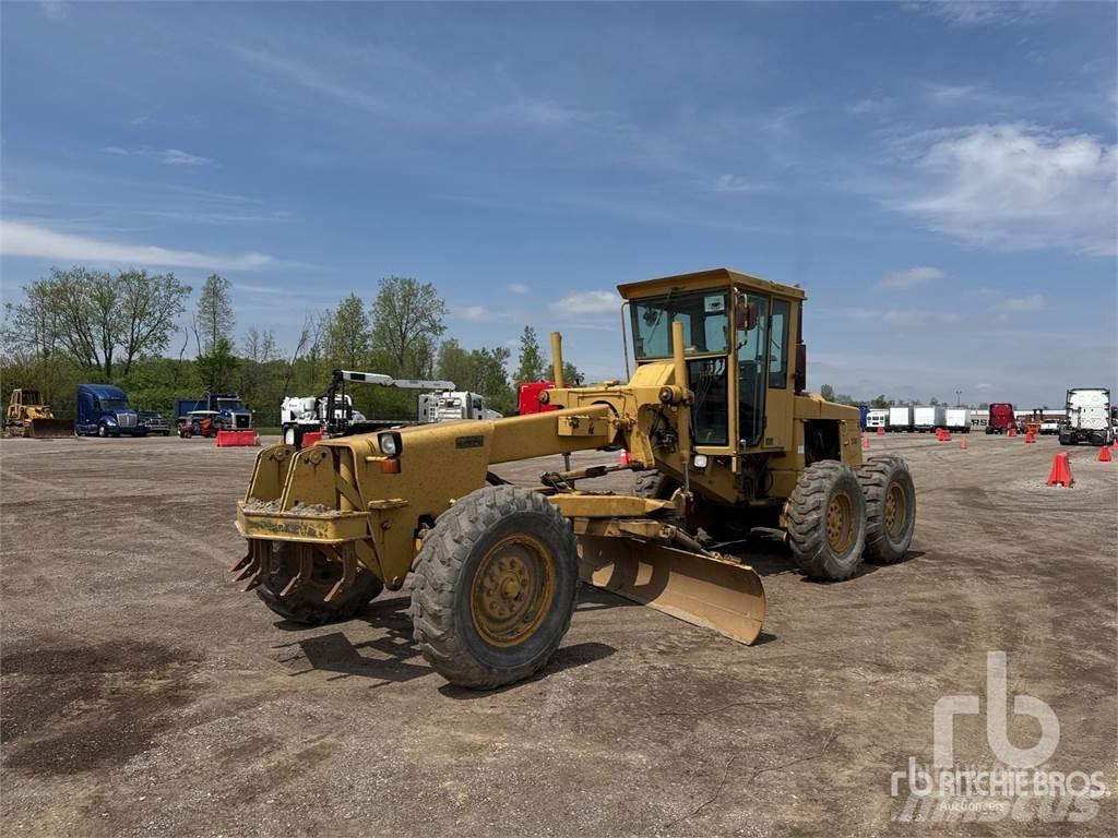 John Deere 570B Niveleuse