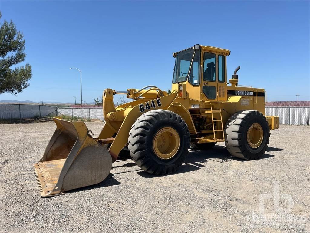 John Deere 644E Chargeuse sur pneus