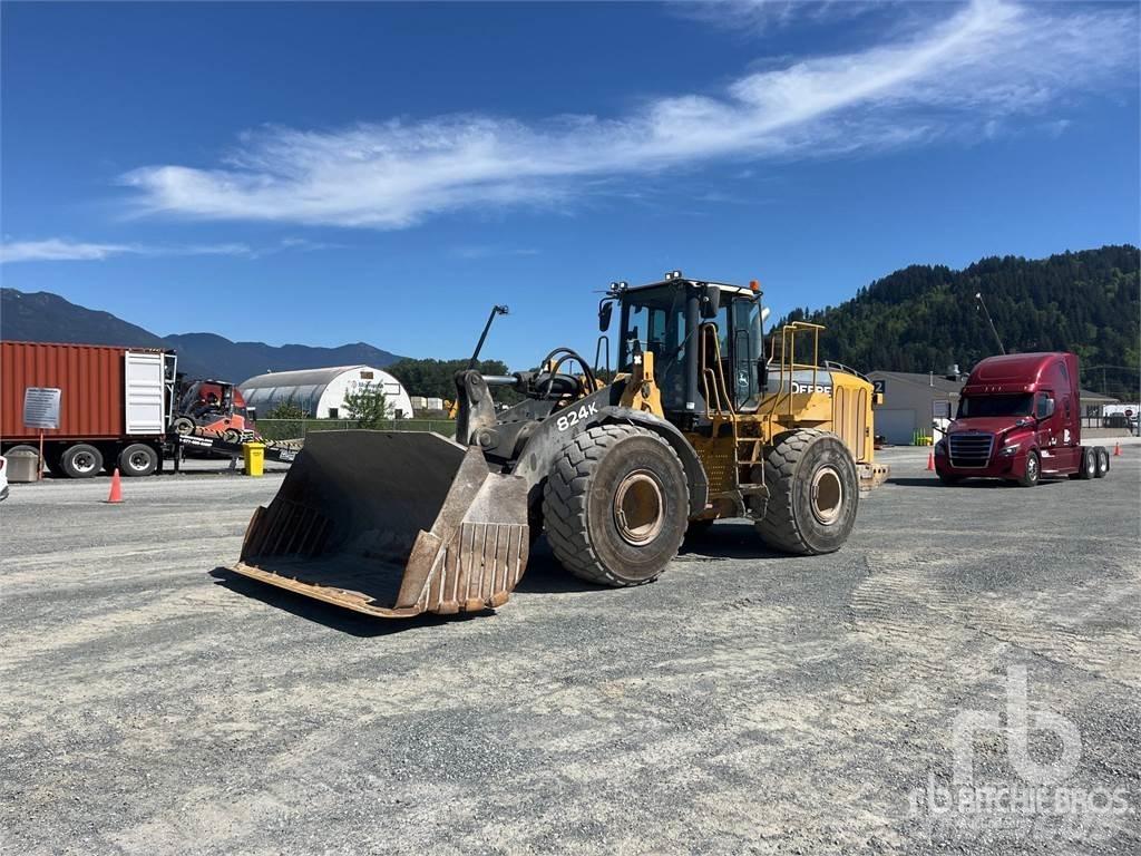 John Deere 824K Chargeuse sur pneus