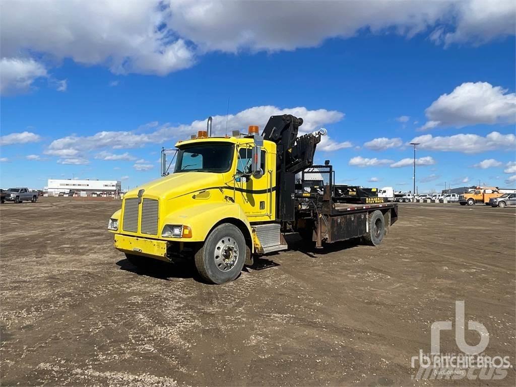 Kenworth T300 Camion plateau ridelle avec grue
