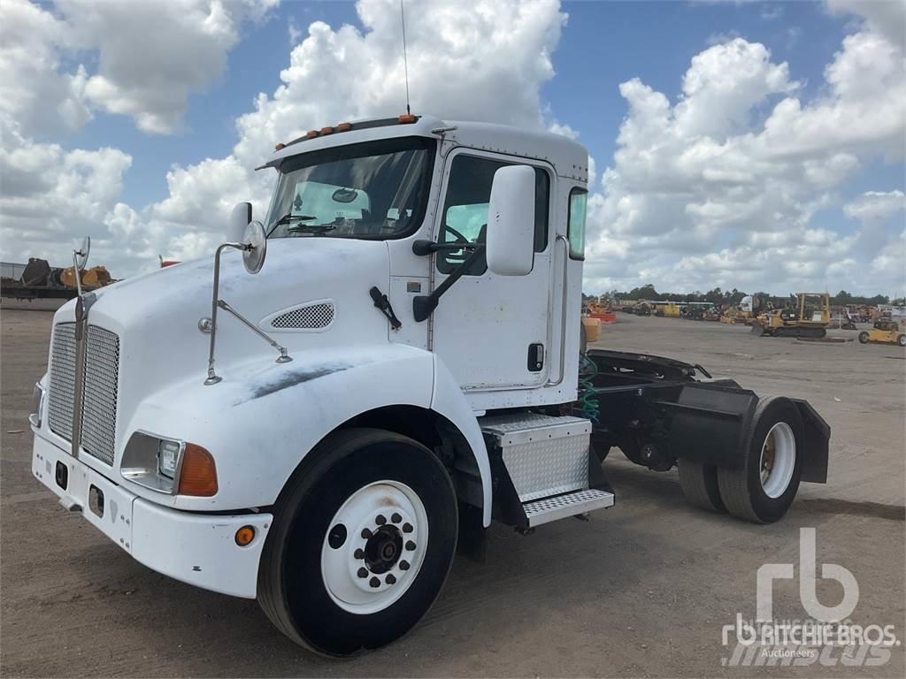 Kenworth T300 Tracteur routier