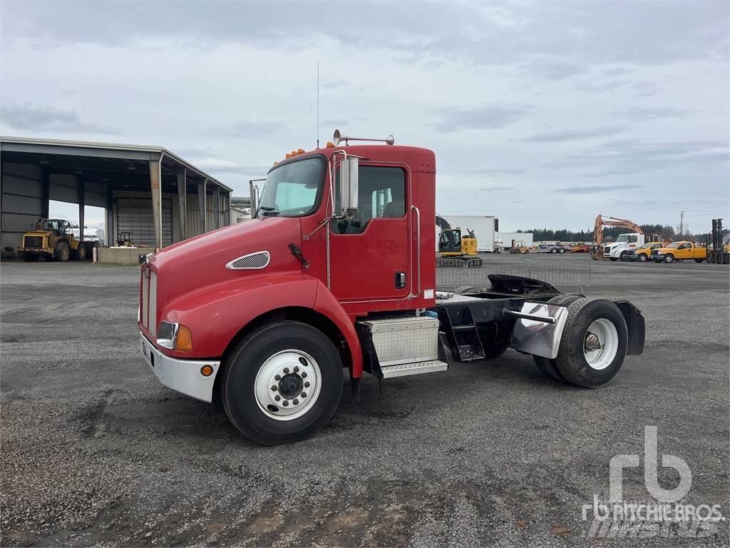 Kenworth T300 Tracteur routier