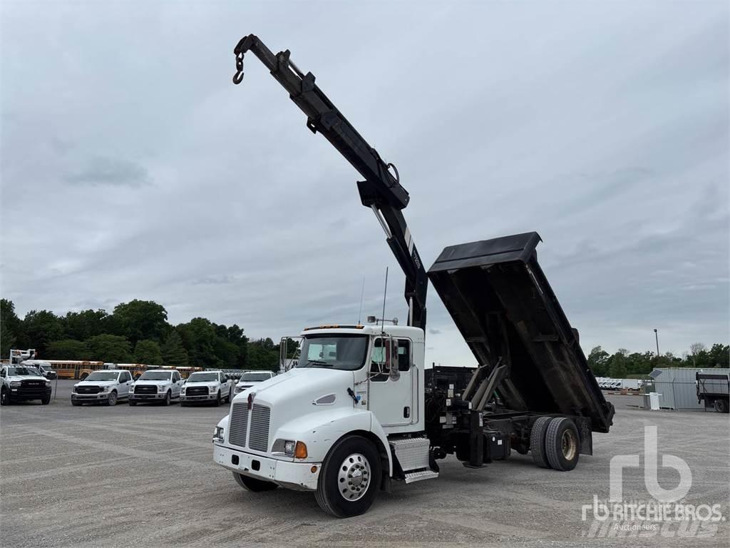 Kenworth T300 Camion plateau ridelle avec grue