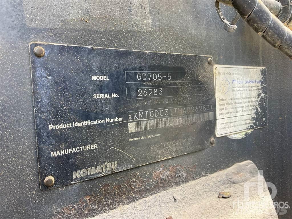Komatsu GD705-5 Niveleuse