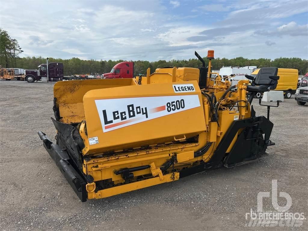 LeeBoy L8500 Finisseur