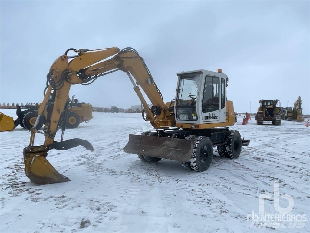 Liebherr A308 Pelle sur pneus
