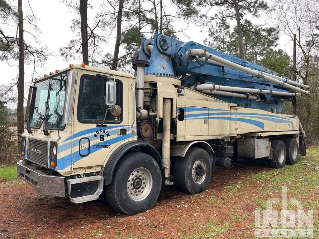 Mack 47M Camion malaxeur