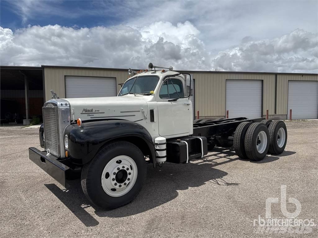 Mack B753S Châssis cabine