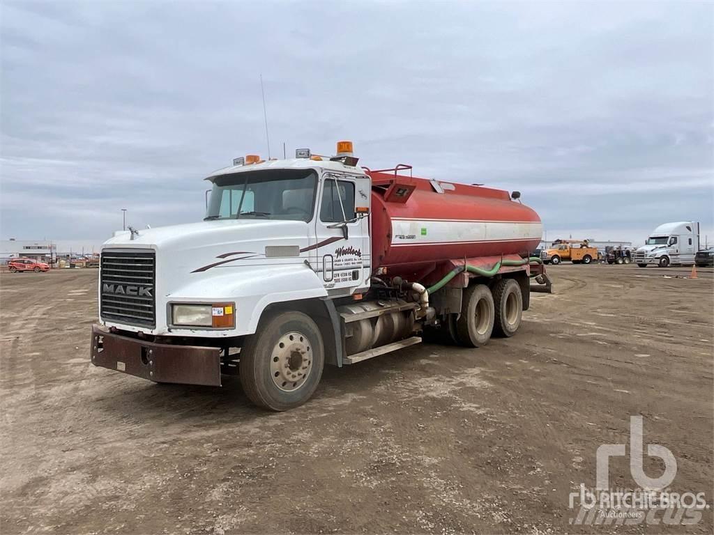 Mack CH613 Camion citerne à eau