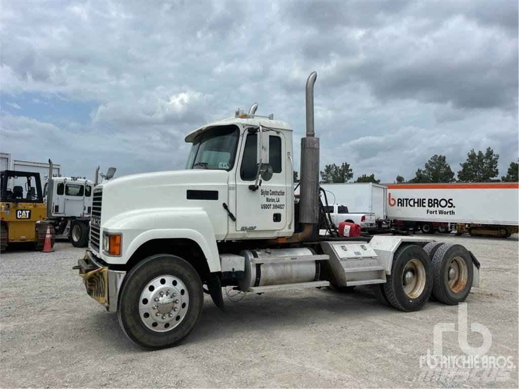 Mack CHN613 Tracteur routier