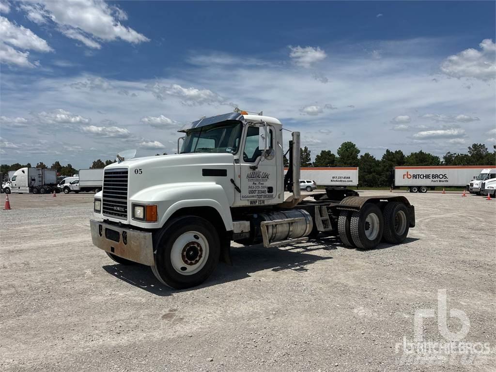 Mack CHU613 Tracteur routier