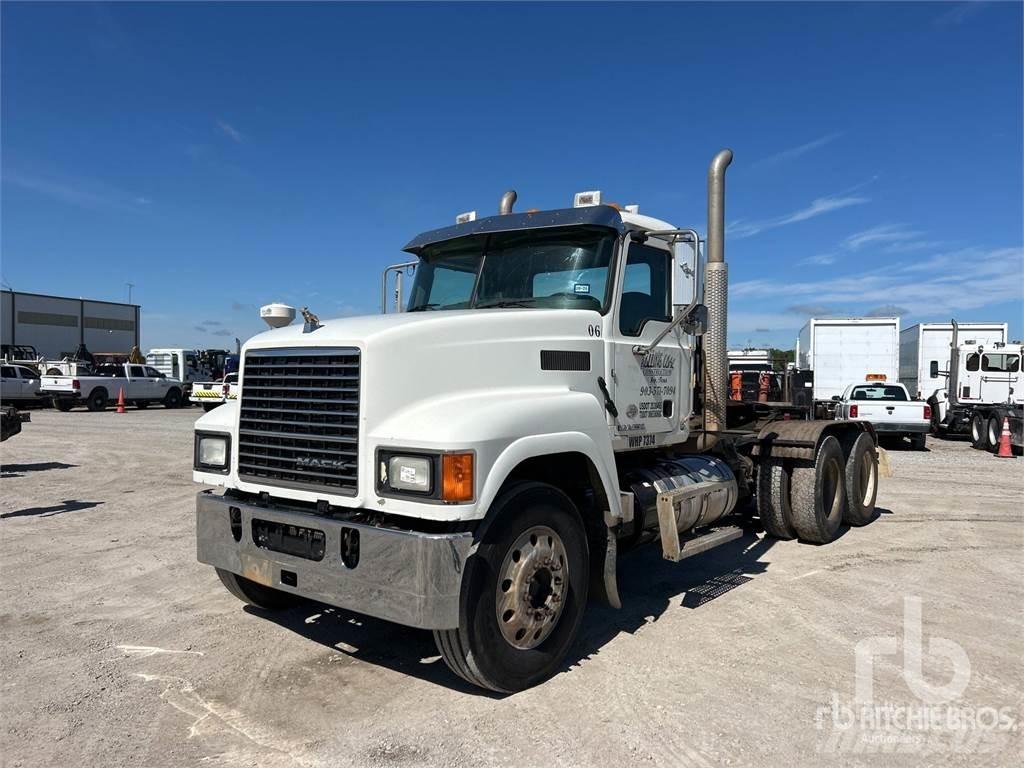 Mack CHU613 Tracteur routier