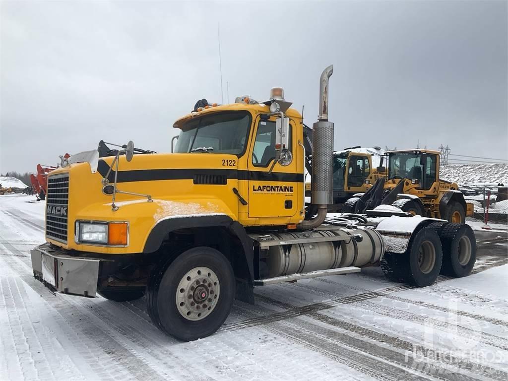 Mack CL733 Tracteur routier