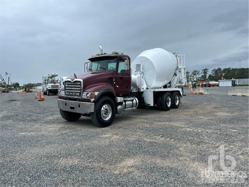 Mack CV513 Camion malaxeur