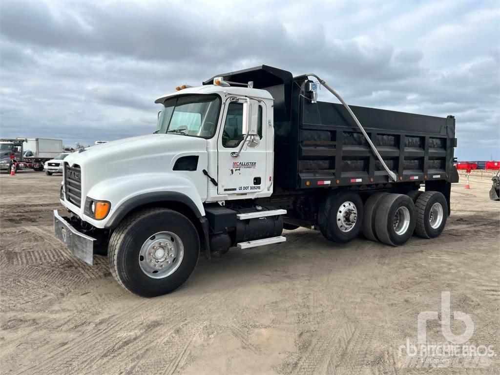 Mack CV713 Camion benne