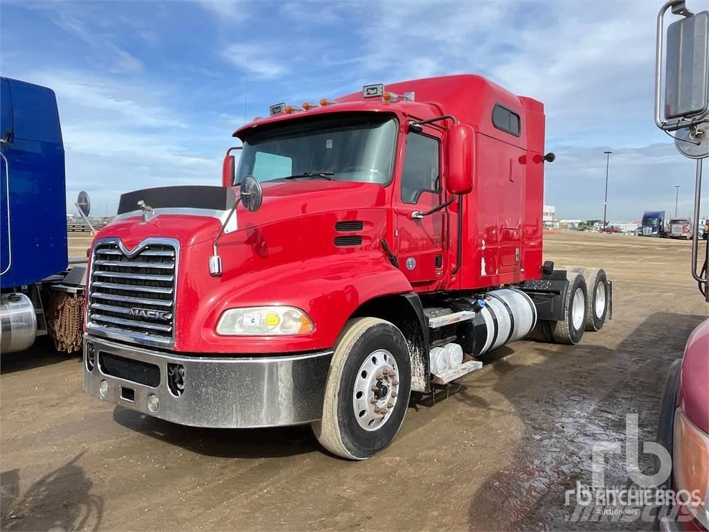 Mack CXU613 Tracteur routier