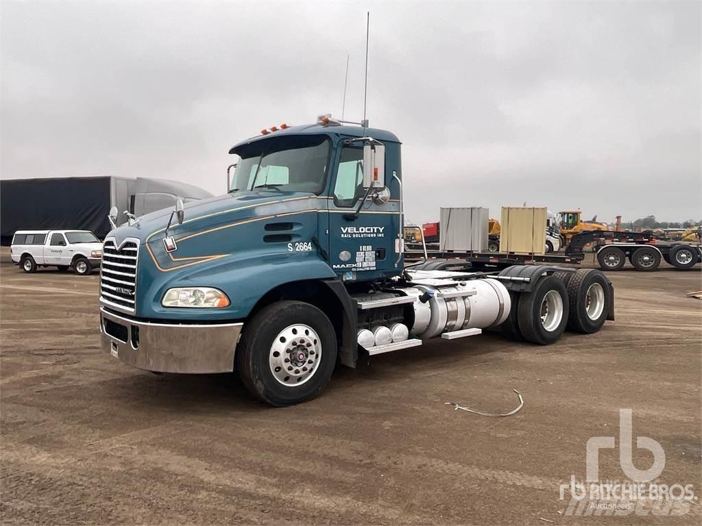 Mack CXU613 Tracteur routier