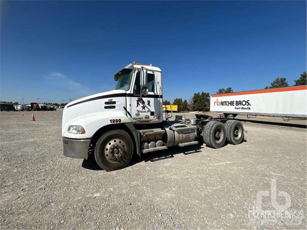 Mack CXU613 Tracteur routier