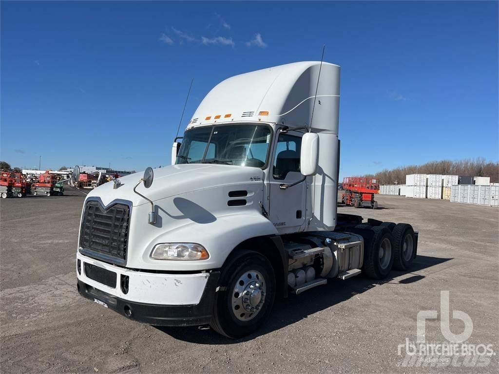 Mack CXU613 Tracteur routier