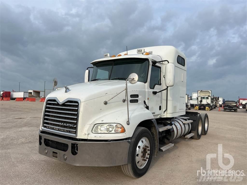 Mack CXU613 Tracteur routier