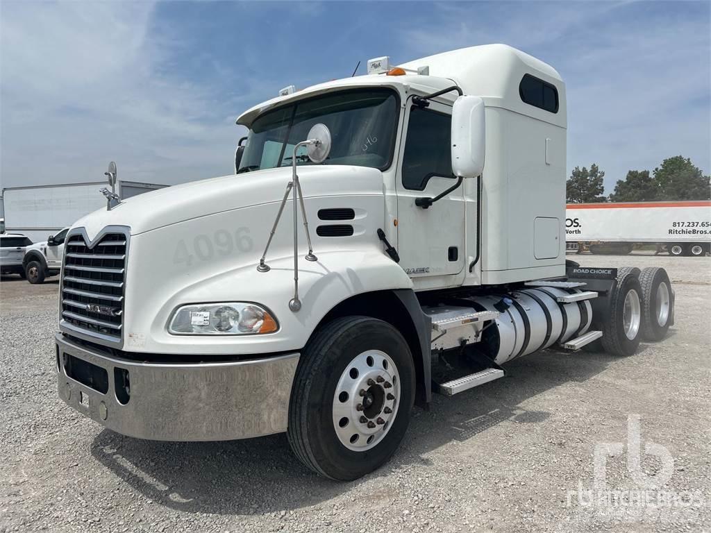 Mack CXU613 Tracteur routier