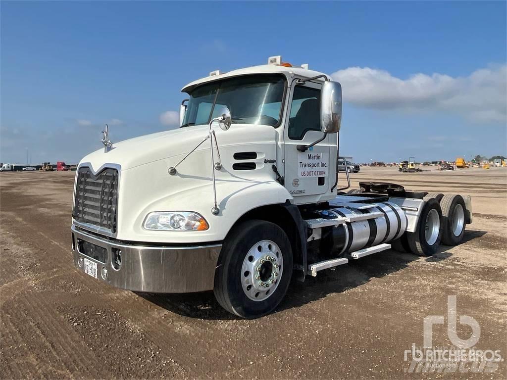 Mack CXU613 Tracteur routier