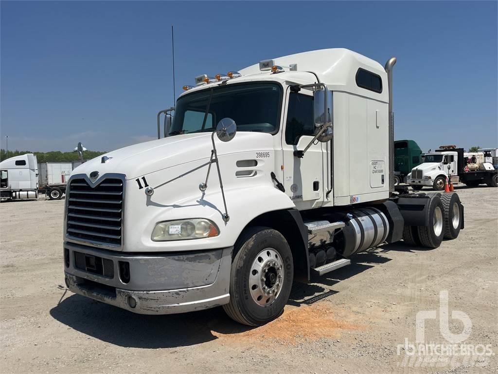 Mack CXU613 Tracteur routier