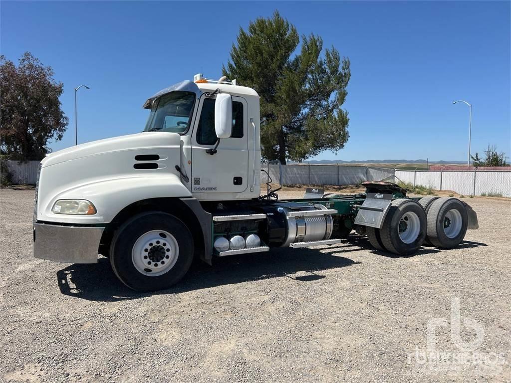 Mack CXU613 Tracteur routier