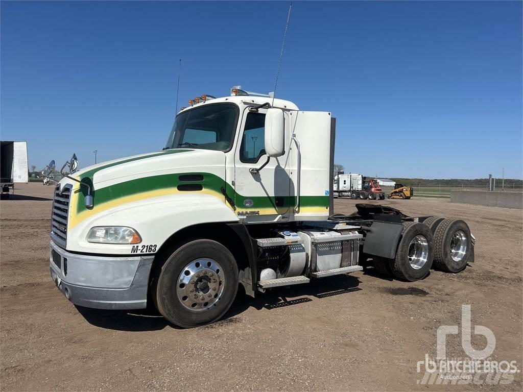 Mack CXU613 Tracteur routier