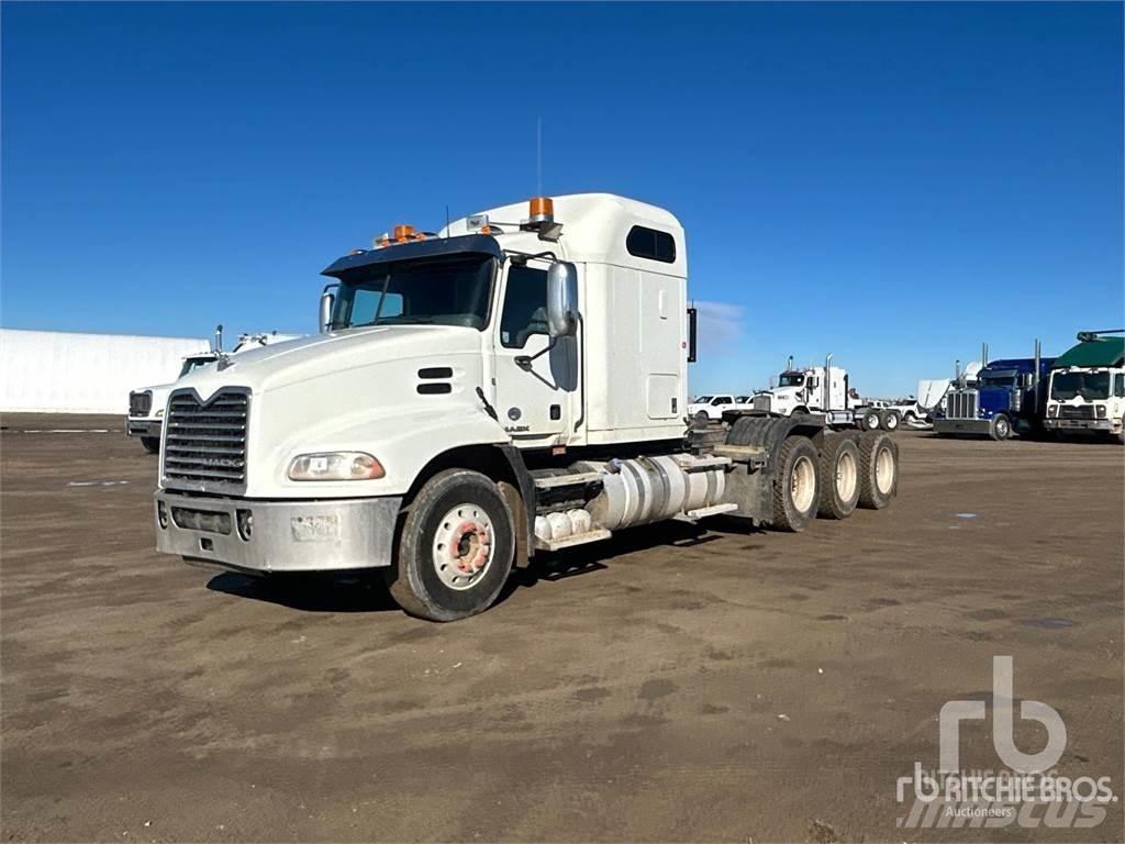 Mack CXU614 Tracteur routier