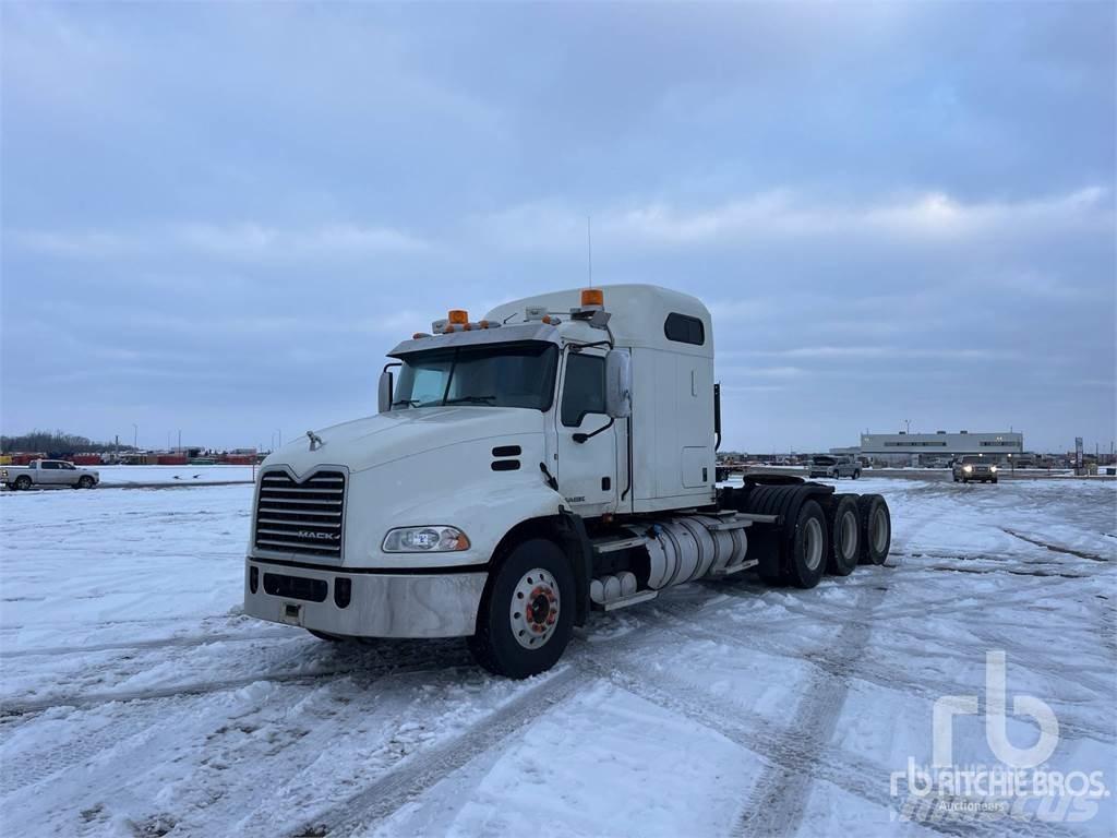 Mack CXU614 Tracteur routier