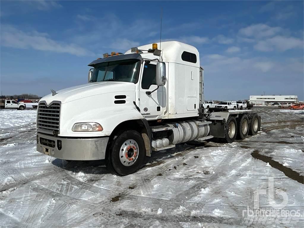 Mack CXU614 Tracteur routier