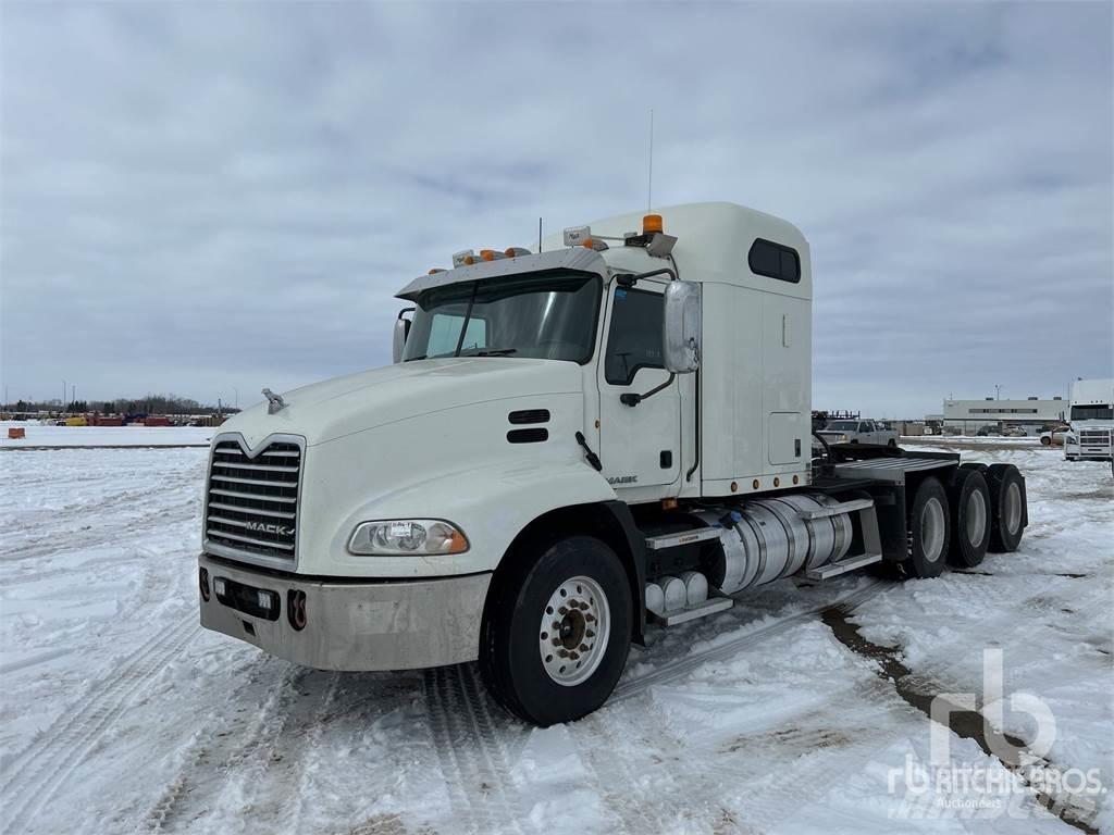 Mack CXU614 Tracteur routier