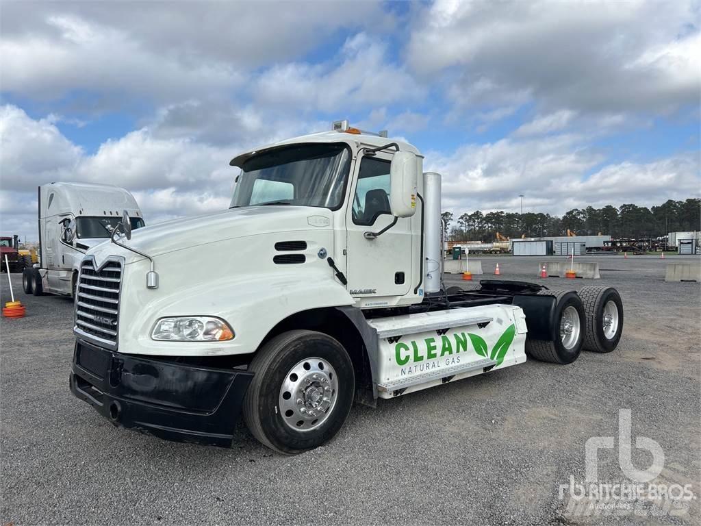 Mack CXU633T Tracteur routier